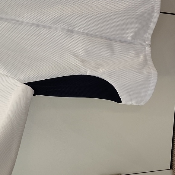 Izod Women's Full Zip Golf Jacket, Size Small - Picture 2 of 7